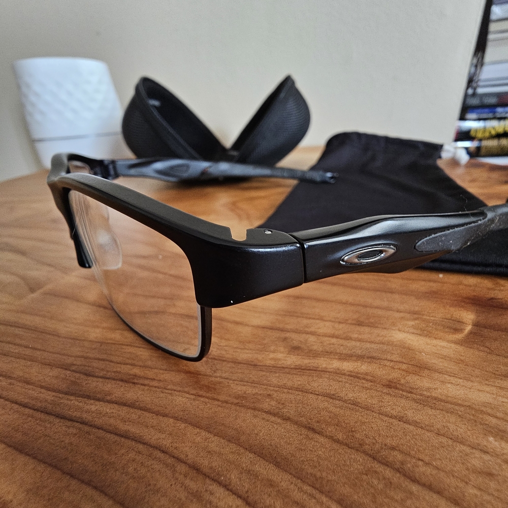 Oakley Glasses With Case - Picture 5 of 6